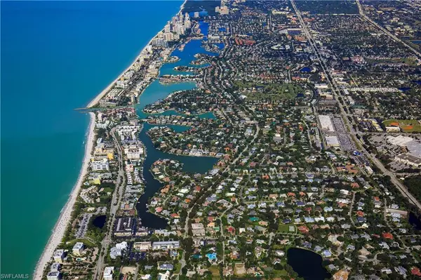 Naples, FL 34103,4031 Gulf Shore BLVD N #10C