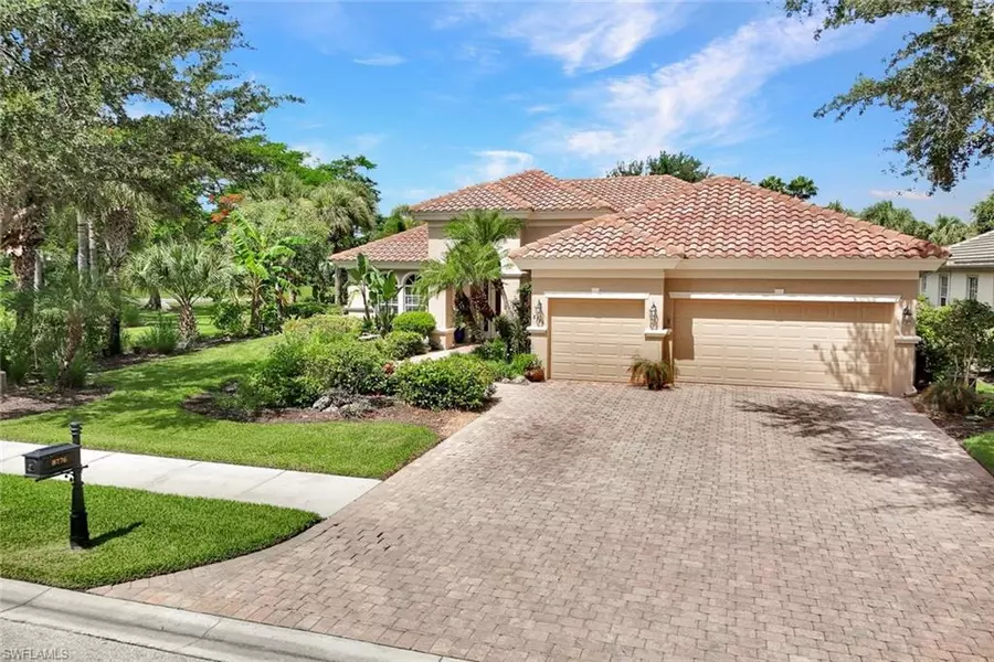 8776 Hideaway Harbor CT, Naples, FL 34120