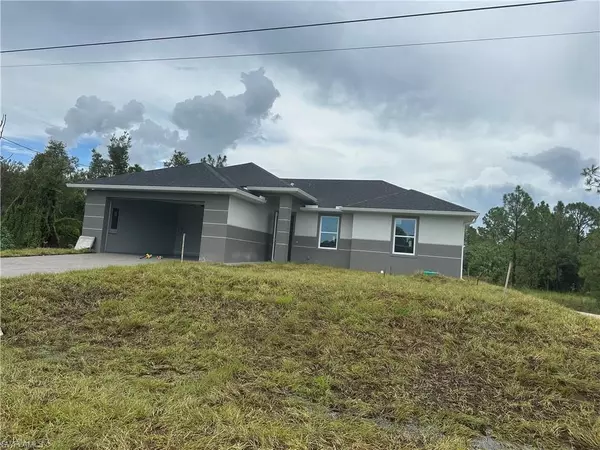 2608 37th ST SW, Lehigh Acres, FL 33976