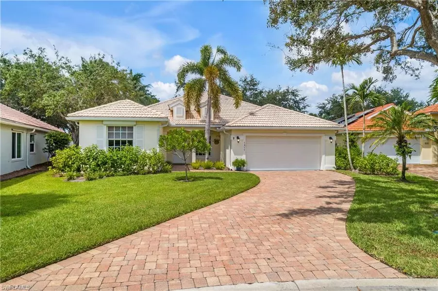 1511 Whispering Oaks CIR, Naples, FL 34110