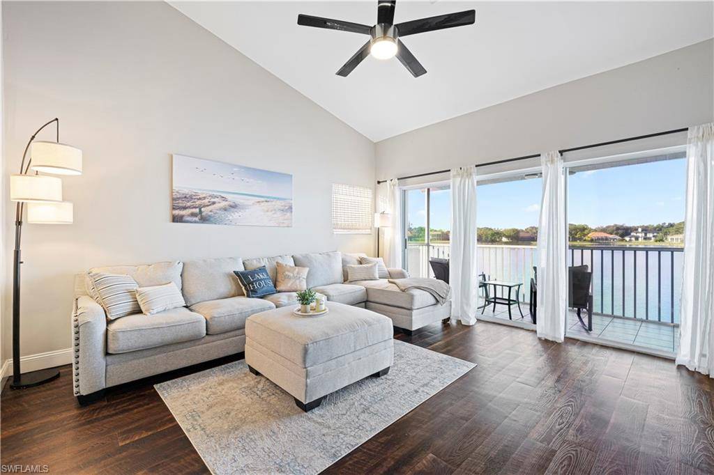 541 Windsor SQ #9-201, Naples, FL 34104