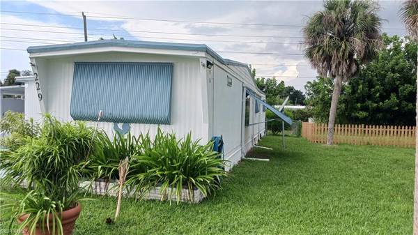 229 Fireball LN, North Fort Myers, FL 33917