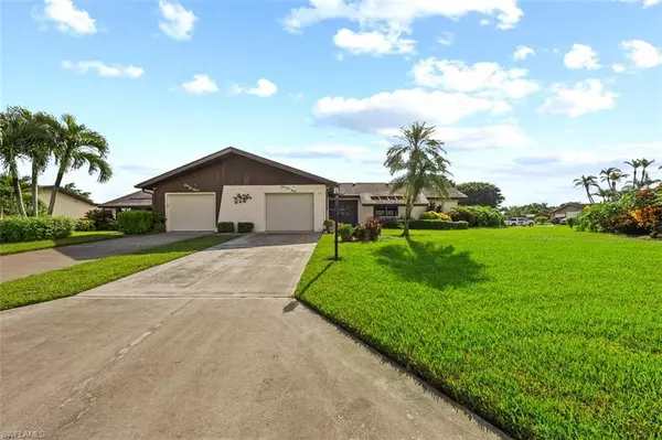 103 Round Key CIR #E10, Naples, FL 34112