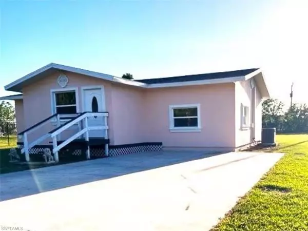 2935 Winona DR, North Fort Myers, FL 33917