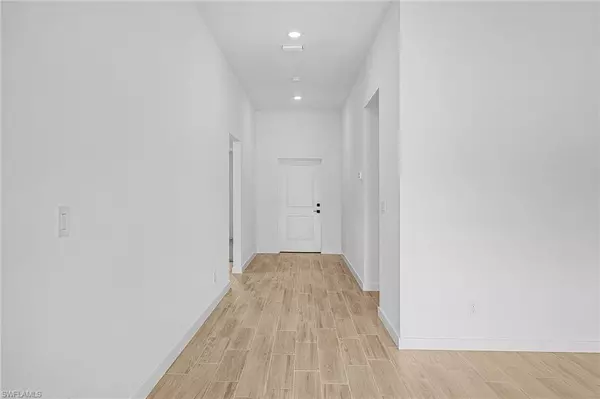 Fort Myers, FL 33913,826 Yellowbird DR