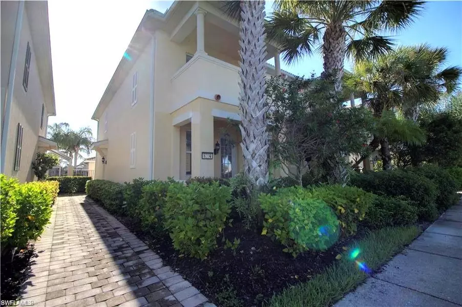 8204 Josefa WAY, Naples, FL 34114