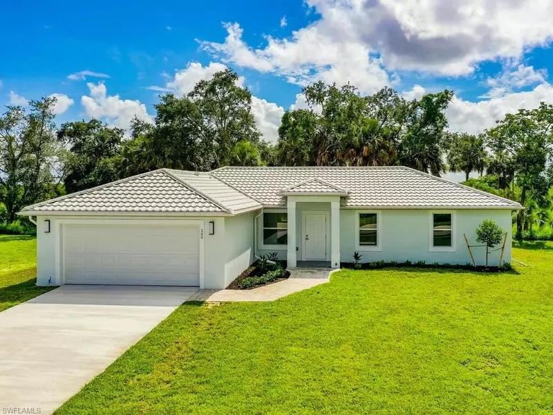 200 Cays DR, Naples, FL 34114