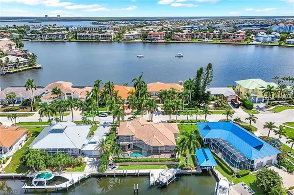 Marco Island, FL 34145,683 Solana CT