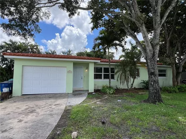 5403 Winkler RD, Fort Myers, FL 33919