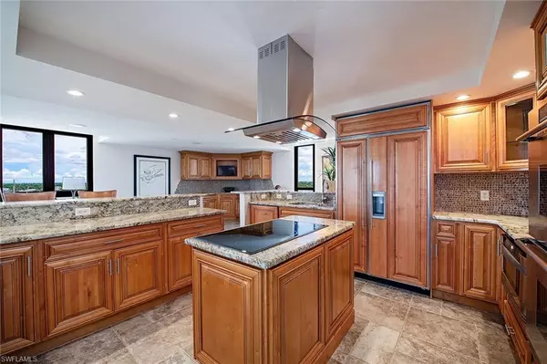 Naples, FL 34103,3215 Gulf Shore BLVD N #5N