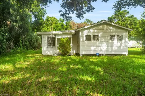 2757 N 2nd ST, North Fort Myers, FL 33917