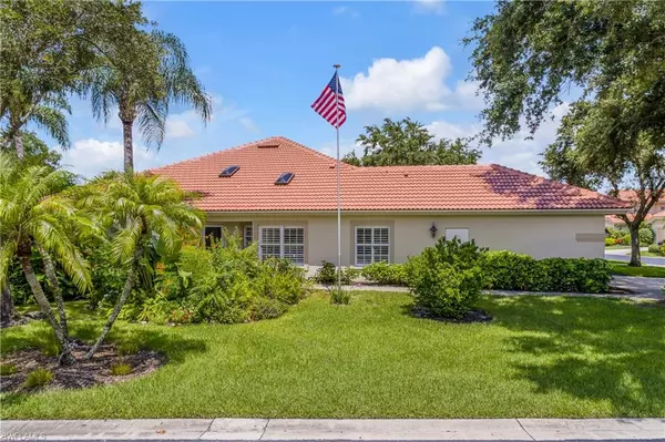 221 Napa Ridge RD E, Naples, FL 34119