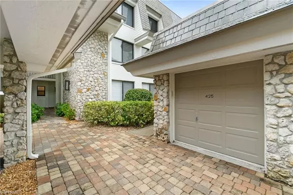 Naples, FL 34105,425 Wildwood LN #425