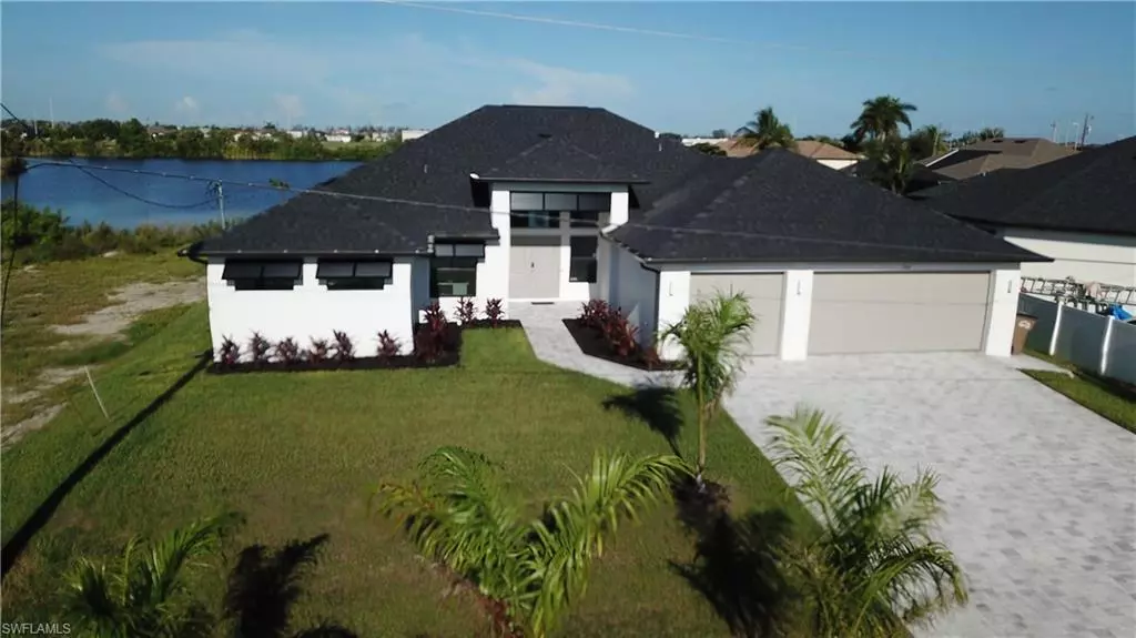 702 NW 30th PL, Cape Coral, FL 33993