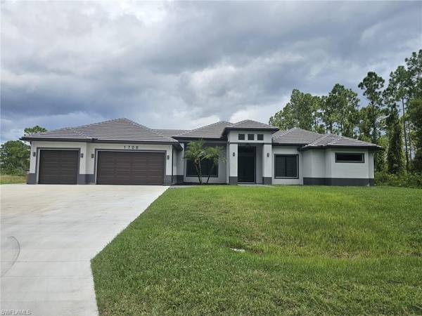 1708 Oak AVE, Lehigh Acres, FL 33972