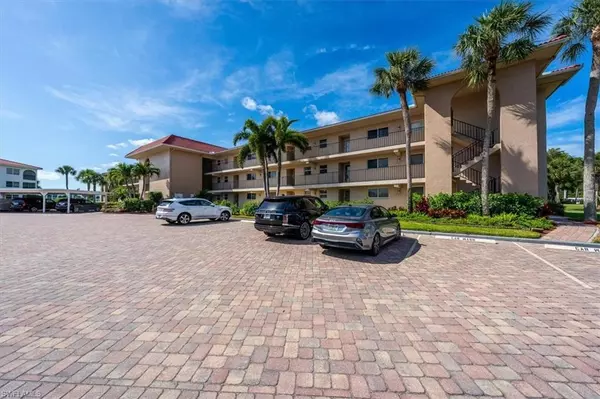 Naples, FL 34103,9 High Point CIR N #208