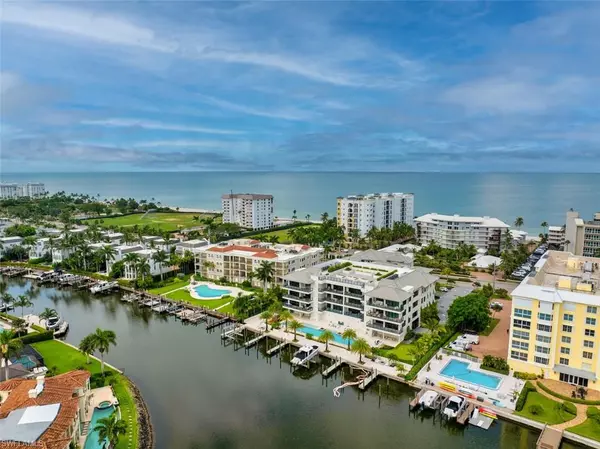 Naples, FL 34102,1820 Gulf Shore BLVD N #402/403