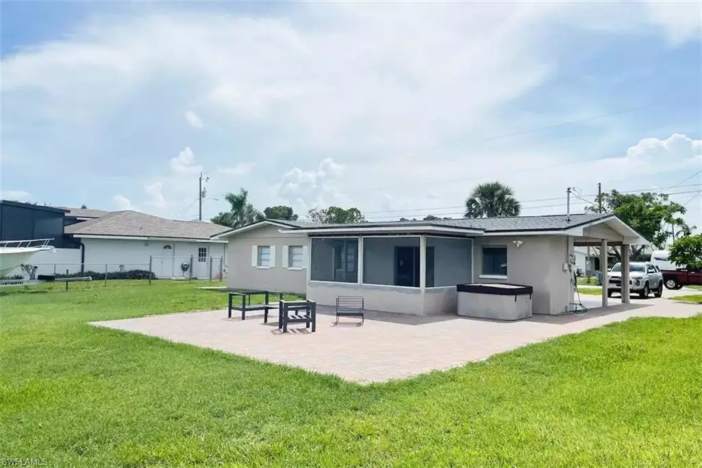 Cape Coral, FL 33904,5229 Versailles CT