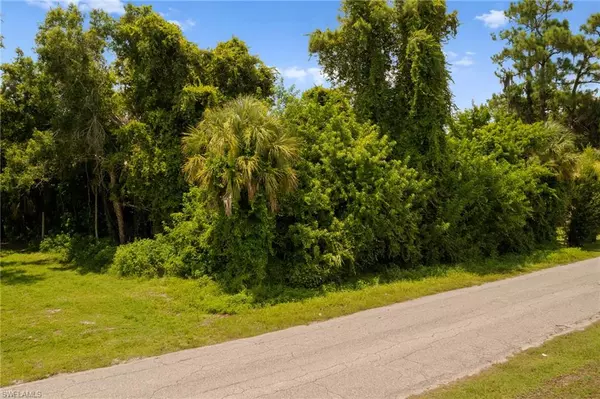 611 Roosevelt AVE, Lehigh Acres, FL 33936