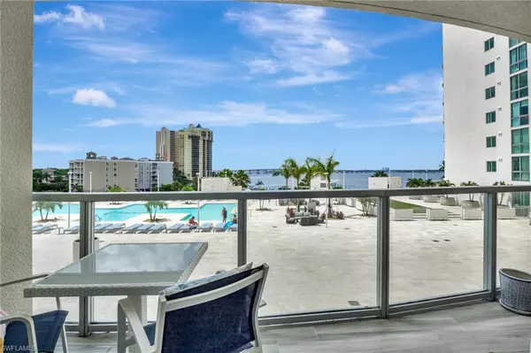 Fort Myers, FL 33916,3000 Oasis Grand BLVD #506