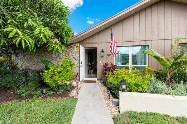 Naples, FL 34110,843 Palm View DR #25