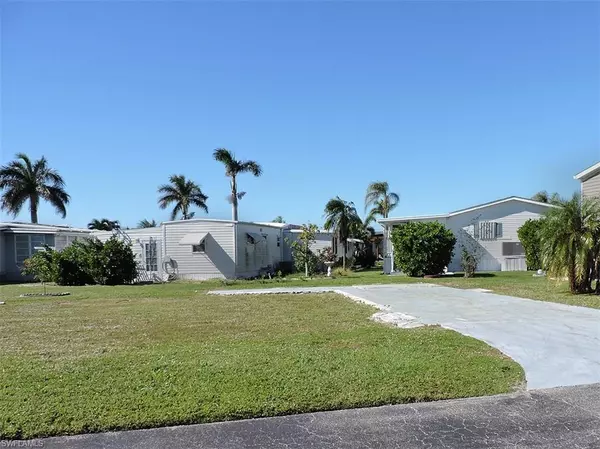 386 Tricia LN, Fort Myers, FL 33908