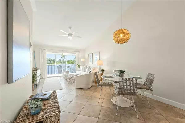 Naples, FL 34112,1712 Kings Lake BLVD #3-203