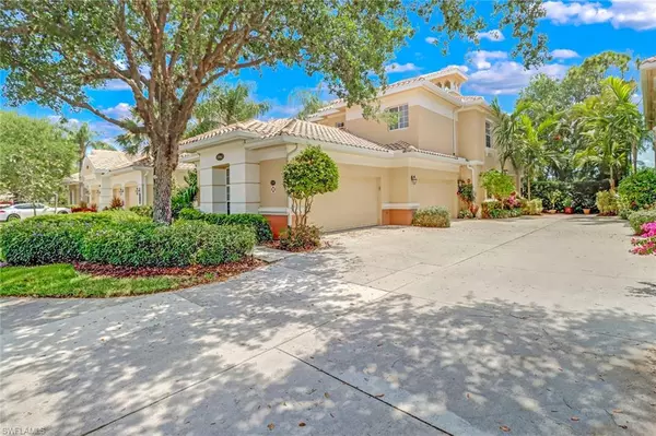 Naples, FL 34114,3960 Deer Crossing CT #6-204