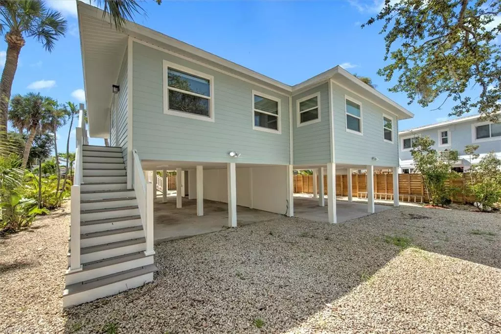 Fort Myers Beach, FL 33931,132/134 Eucalyptus CT