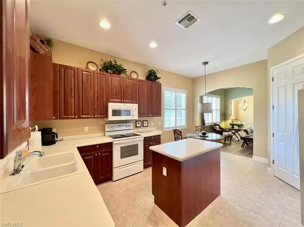 Cape Coral, FL 33914,5936 Tarpon Gardens CIR #202