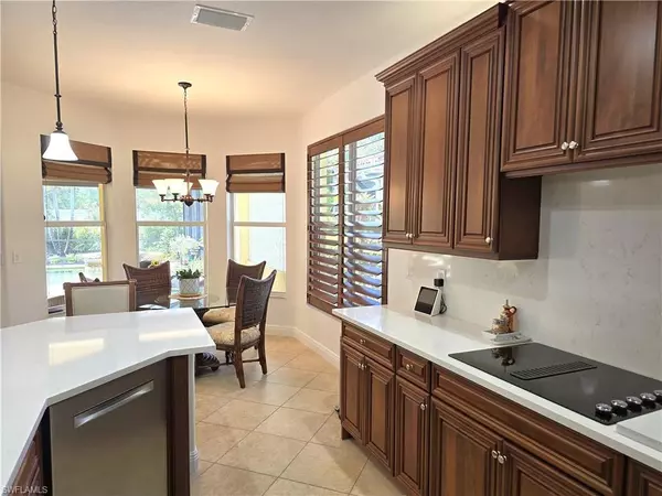 Naples, FL 34112,7887 Martino CIR