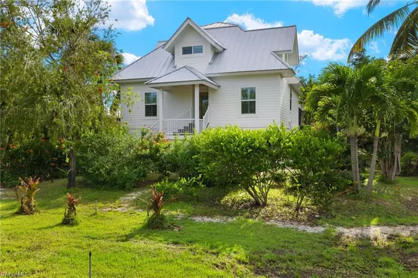 Sanibel, FL 33957,746 Nerita ST