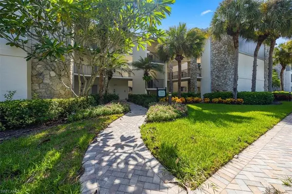 764 Eagle Creek DR #201, Naples, FL 34113