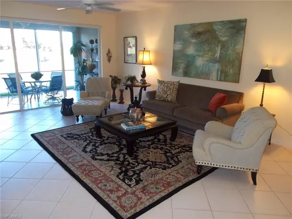 Naples, FL 34110,5693 Heron LN #502