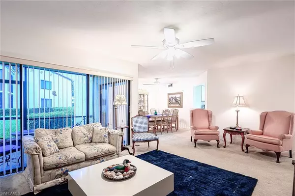 565 Beachwalk CIR #T-104, Naples, FL 34108