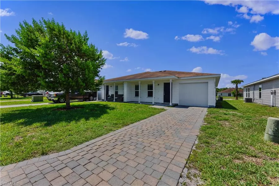 18279 Gibraltar LN, Lehigh Acres, FL 33936