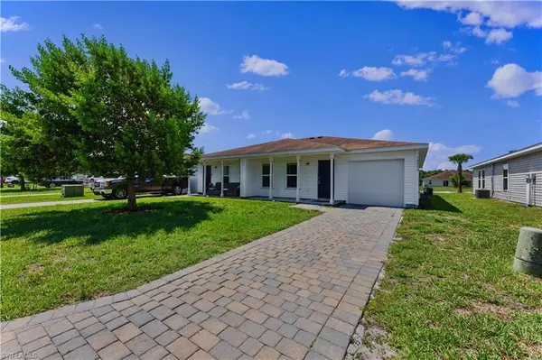 18279 Gibraltar LN, Lehigh Acres, FL 33936