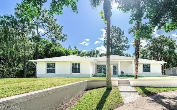 330 19th ST NW, Naples, FL 34120