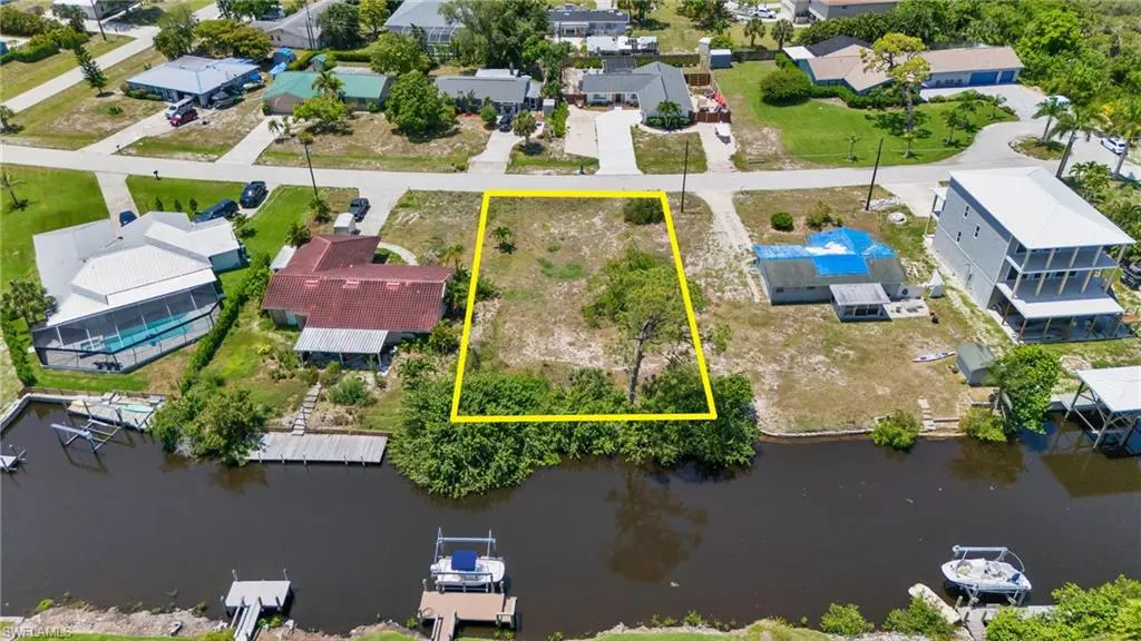 4960 Royal Palm DR, Estero, FL 33928