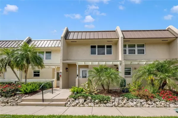 Naples, FL 34102,800 River Point DR #536