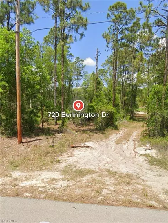 Lehigh Acres, FL 33974,720 Bennington DR