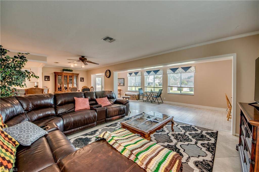 Fort Myers, FL 33919,5672 Balkan CT