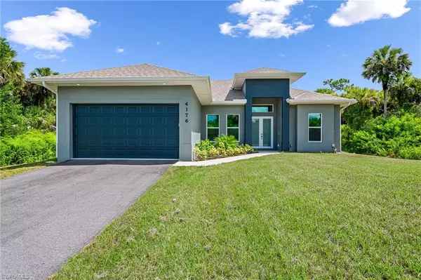 Naples, FL 34117,4176 SE 30 AVE