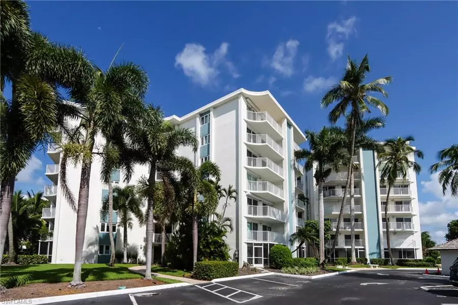 1300 Gulf Shore BLVD N #205, Naples, FL 34102