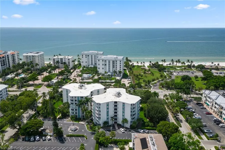 1300 Gulf Shore BLVD N #407, Naples, FL 34102