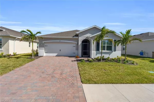 627 Parkshore Lake AVE, Cape Coral, FL 33993