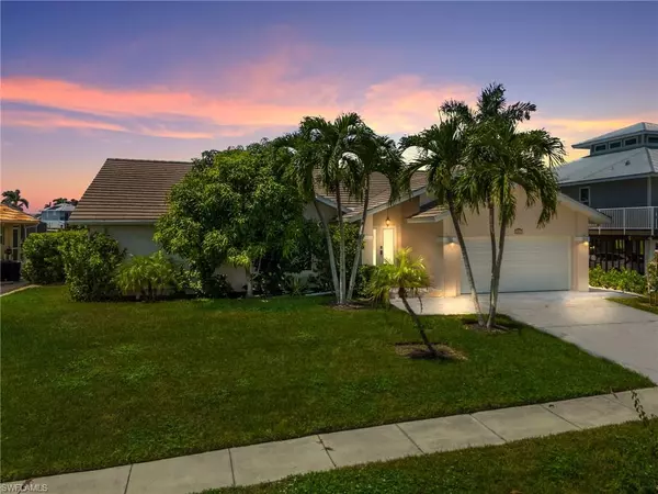 Marco Island, FL 34145,522 Bradford CT