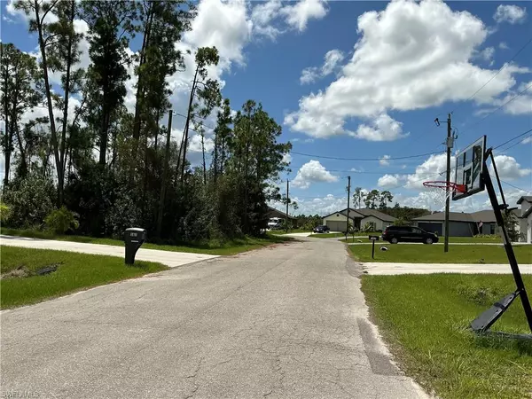 Fort Myers, FL 33913,160 Yager CIR