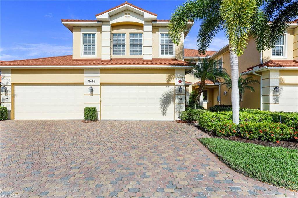 8609 Champions PT #201, Naples, FL 34113