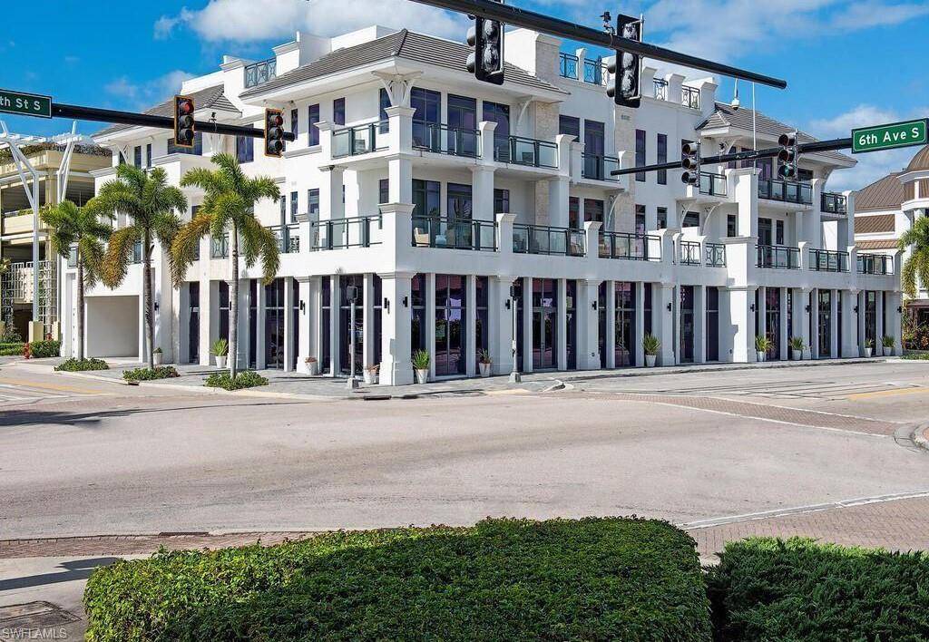 875 6th AVE S #204, Naples, FL 34102